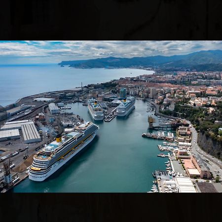 Il Talismano-In Citta -Vicino Al Mare Apartment Savona Bagian luar foto